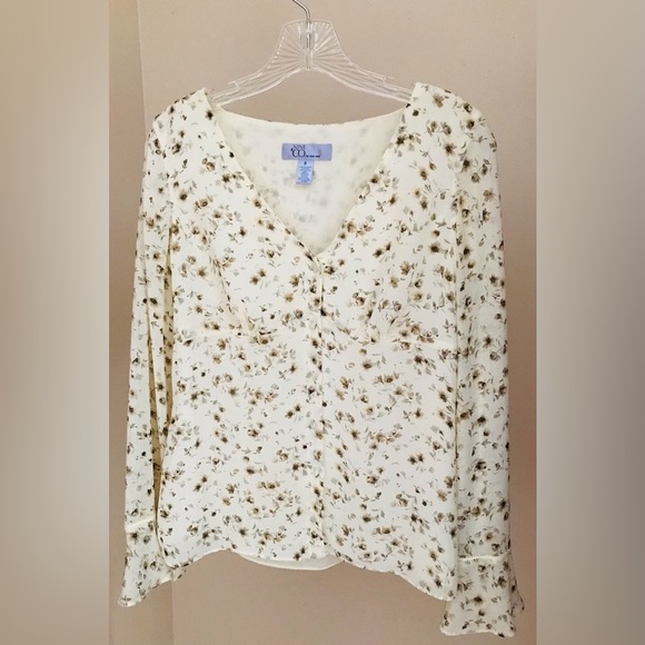 Nine & Co. Tops - NWOT Nine & Co. Floral Button-Up Sheer Top With Bell Sleeves. Size 8